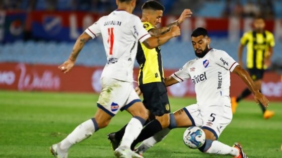 Las diferencias entre Nacional y Peñarol se trasladaron a la cancha — Diego Muñoz — No Toquen Nada | El Espectador 810