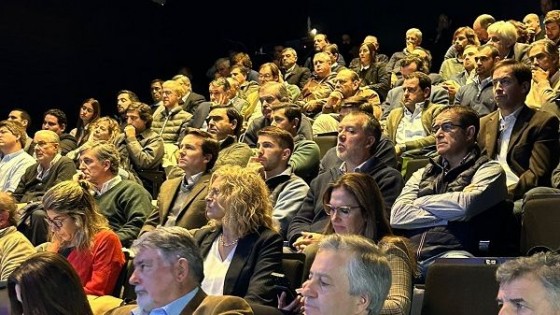 Rodrigo García: el inicio de un ciclo ''con speakers de lujo'' en Magnolio Sala — Exposiciones — Dinámica Rural | El Espectador 810