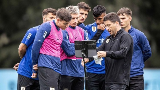 Uruguay comenzó los entrenamientos y habrá una reunión del plantel con Bielsa — Deportes — Primera Mañana | El Espectador 810