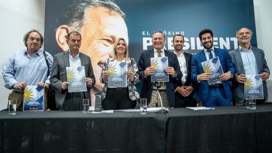 “Gobernar entre todos, Compromiso País” — La portada — Paren Todo | El Espectador 810