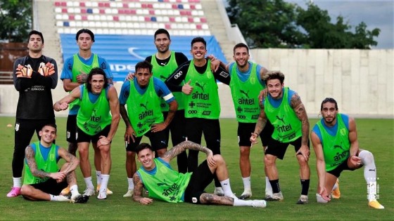 Suárez y Cavani en el ataque de Uruguay ante Colombia — Deportes — Primera Mañana | El Espectador 810