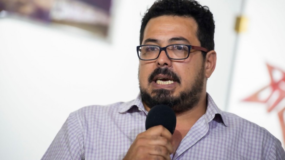 Pacha Sánchez: “El Gobierno se ha quedado encerrado en las medidas tardías que ya tomó” —  Entrevistas — Al Día 810 | El Espectador 810