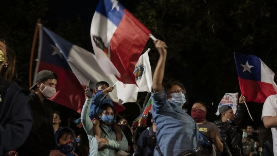 Nueva Constitución chilena: la constituyente puede generar más tensiones que calma —  Victoria Gadea — No Toquen Nada | El Espectador 810