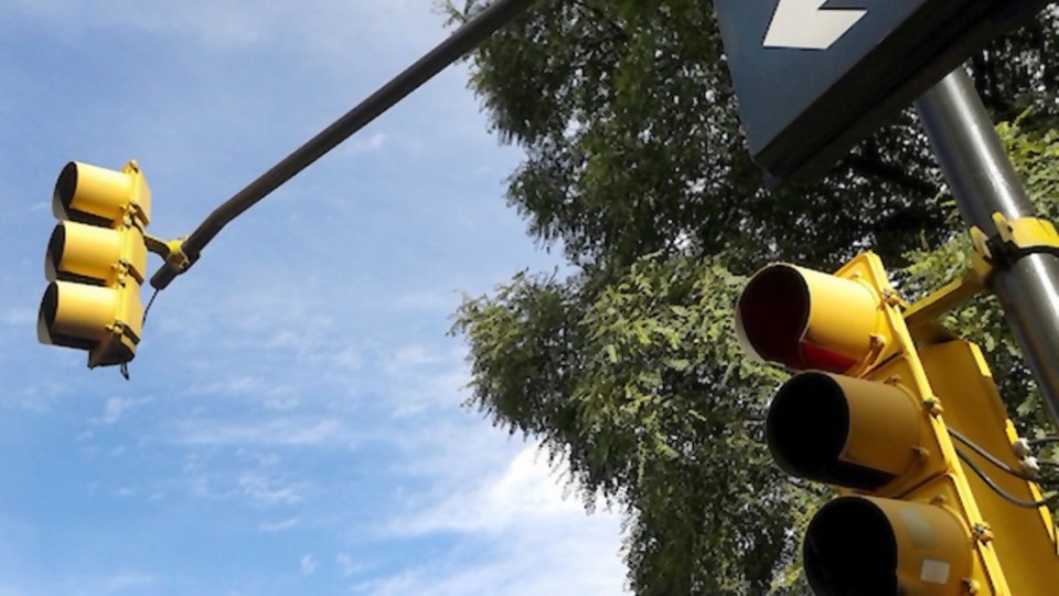 La idea de pintar los semáforos de verde y el trabajo del GACH chileno —  NTN Concentrado — No Toquen Nada | El Espectador 810