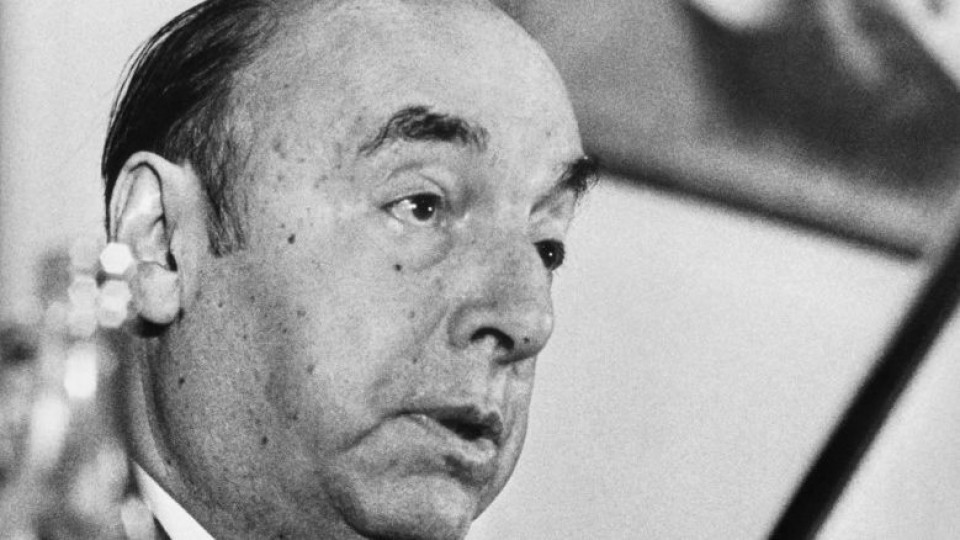 Pablo Neruda en su voz y su poesía —  La Entrevista — Más Temprano Que Tarde | El Espectador 810