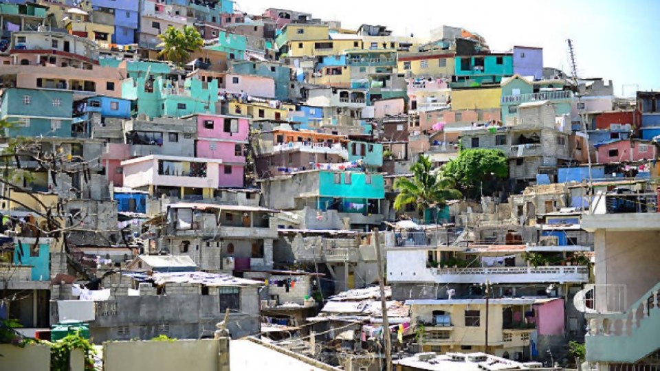 Haití: una perla marcada por la historia —  La economía en cuestión: Mag. David Vogel — Más Temprano Que Tarde | El Espectador 810