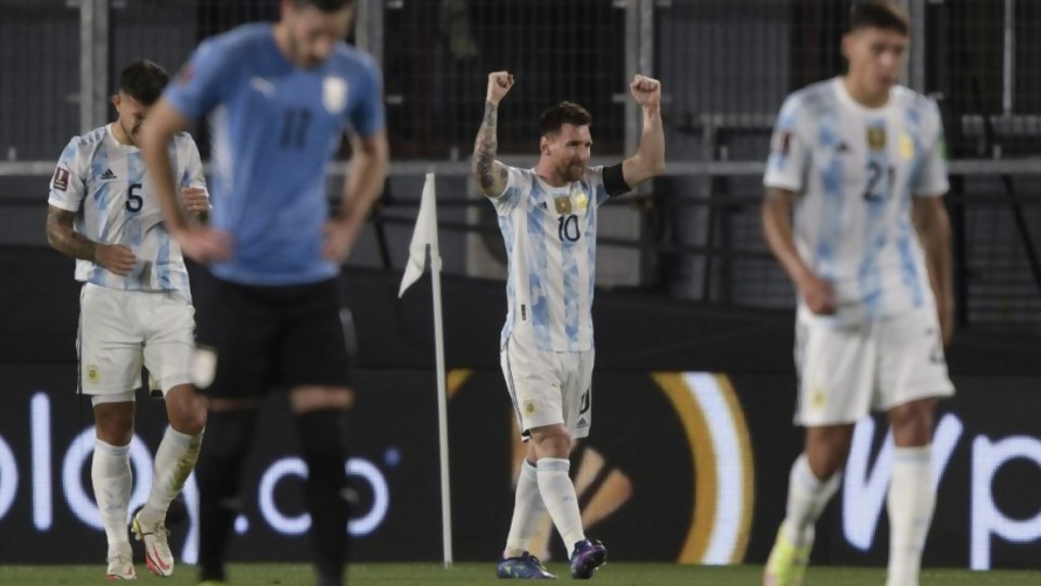 Anali del Argentina Uruguay —  Darwin - Columna Deportiva — No Toquen Nada | El Espectador 810