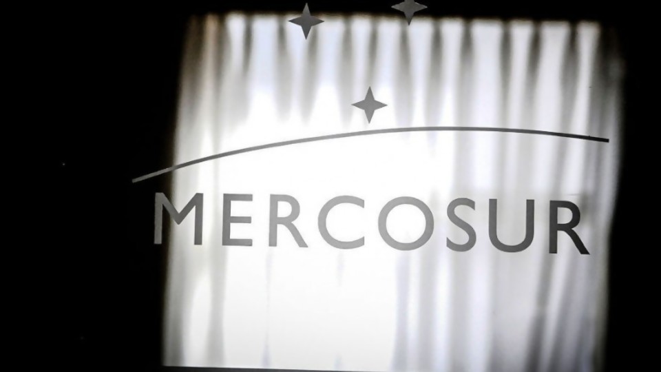 Del acuerdo con Brasil para flexibilizar el Mercosur a quedarse solo —  Informes — No Toquen Nada | El Espectador 810