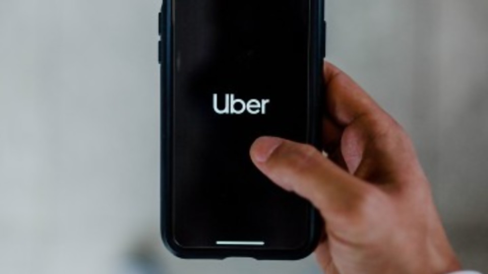 “Uber ofrece un servicio privado” y cree que no debe explicar cómo calcula su tarifa —  Informes — No Toquen Nada | El Espectador 810