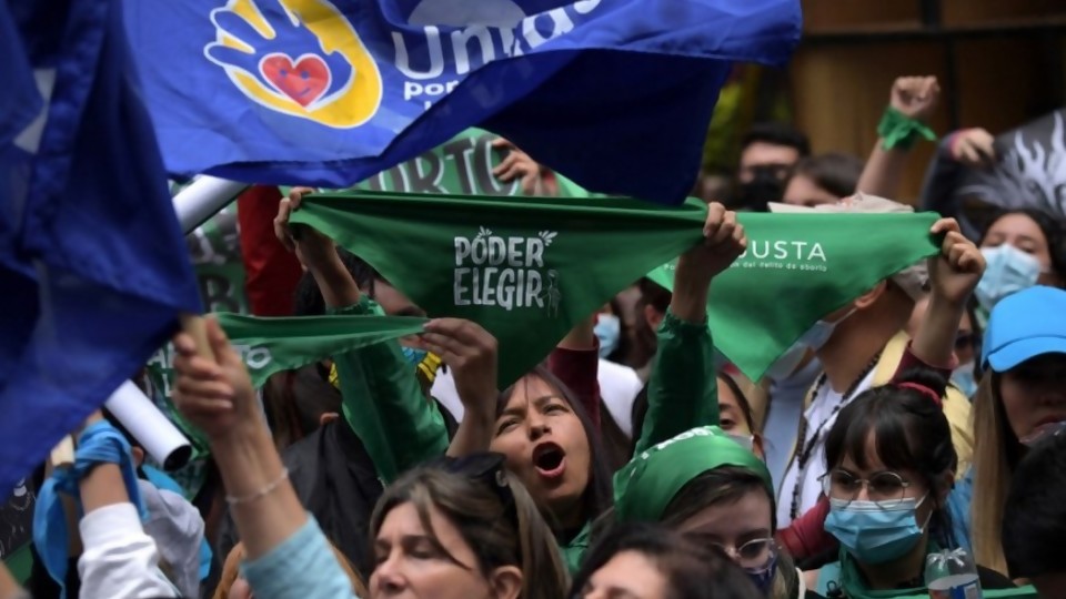 Avances y retrocesos en la región: Corte despenalizó aborto hasta seis meses en Colombia —  Informes — No Toquen Nada | El Espectador 810
