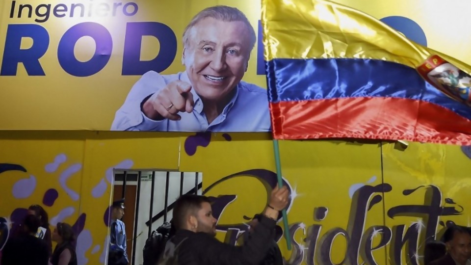 El éxito del “viejito de Tik tok” en las elecciones de Colombia —  Victoria Gadea — No Toquen Nada | El Espectador 810