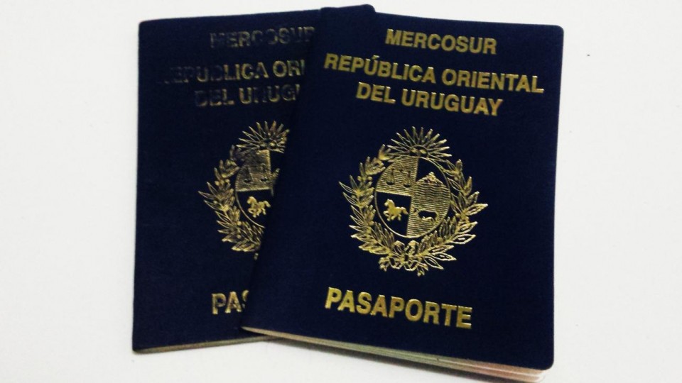 Hackeo a Identificación Civil: las autoridades consideran que no hay riesgos sobre los 84mil pasaportes afectados —  Qué tiene la tarde — Más Temprano Que Tarde | El Espectador 810