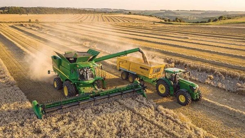 La inversión en maquinaria agrícola creció 55% —  Inversión — Dinámica Rural | El Espectador 810