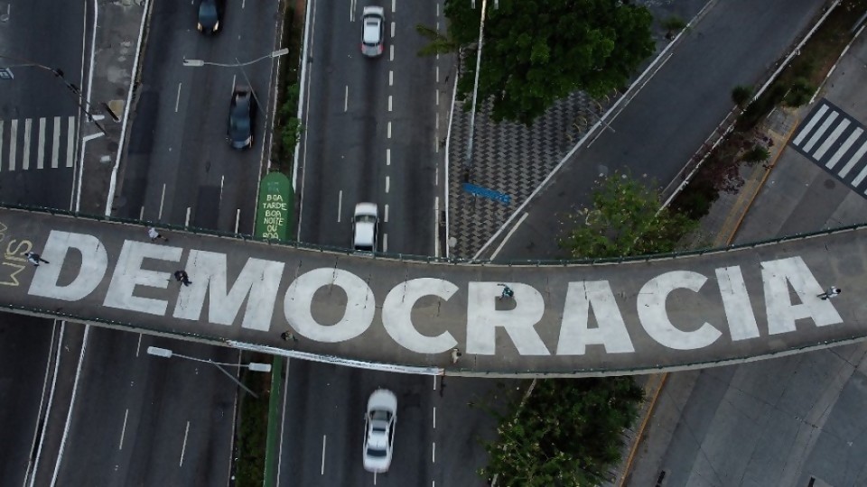 Brasil a horas de la definición entre Lula y Bolsonaro —  Denise Mota — No Toquen Nada | El Espectador 810