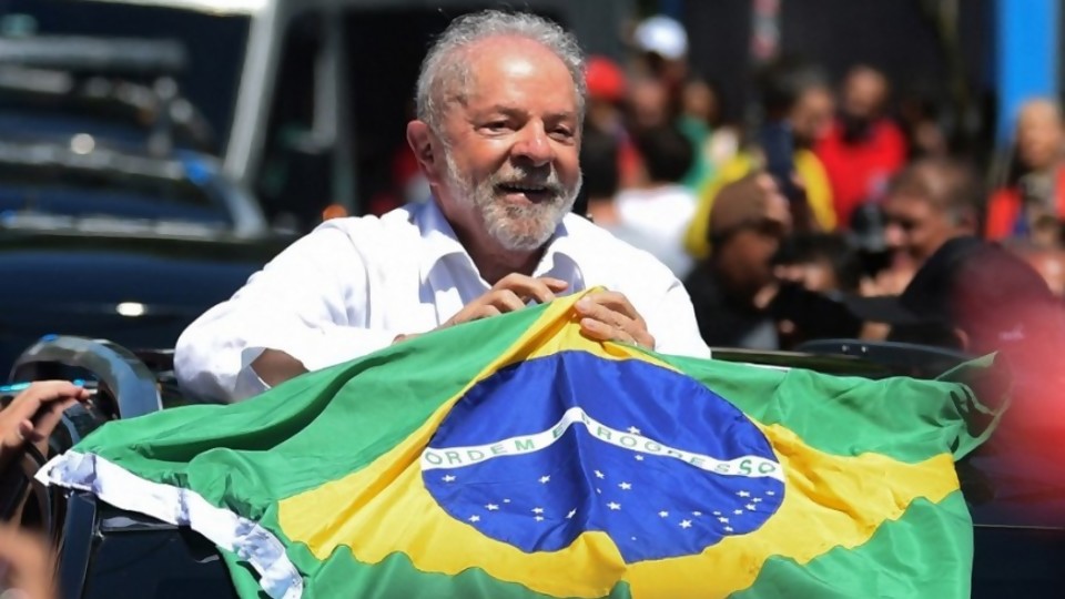 Columna de Denise Mota tras el triunfo de Lula en Brasil —  Denise Mota — No Toquen Nada | El Espectador 810