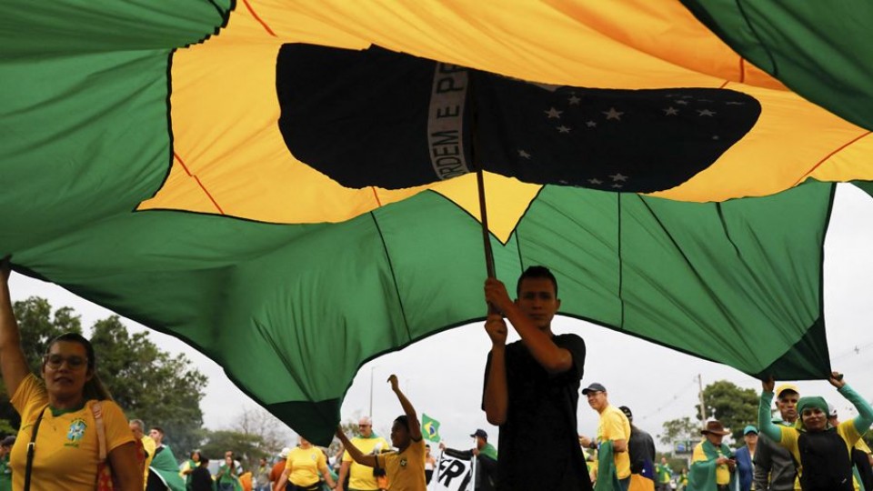 Brasil prepara la transición de poder en un clima enrarecido  —  Claudio Fantini — Primera Mañana | El Espectador 810