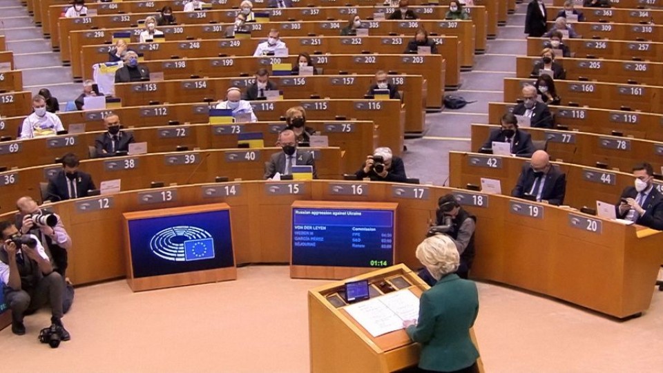 El “CatarGate” sacude al parlamento europeo —  Claudio Fantini — Primera Mañana | El Espectador 810
