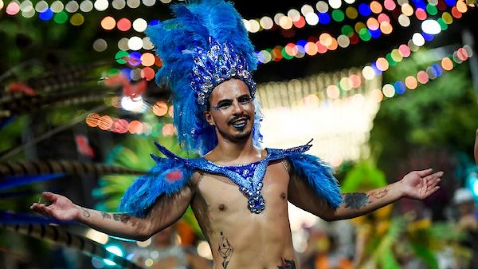 El desfile de Carnaval vuelve a 18 de julio —  La portada — Paren Todo | El Espectador 810
