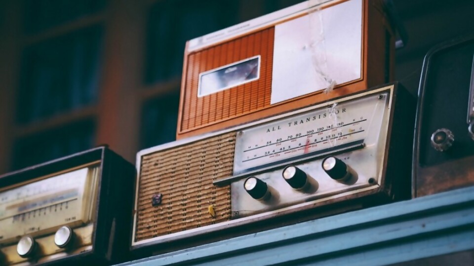 La radio en Uruguay en una época de experimentación —  100 años con voz — Abran Cancha | El Espectador 810