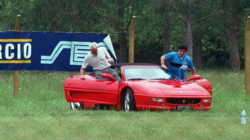 Del debut de Nández a la Ferrari de Maradona  —  Maxi Guerra — Otro Elefante | El Espectador 810