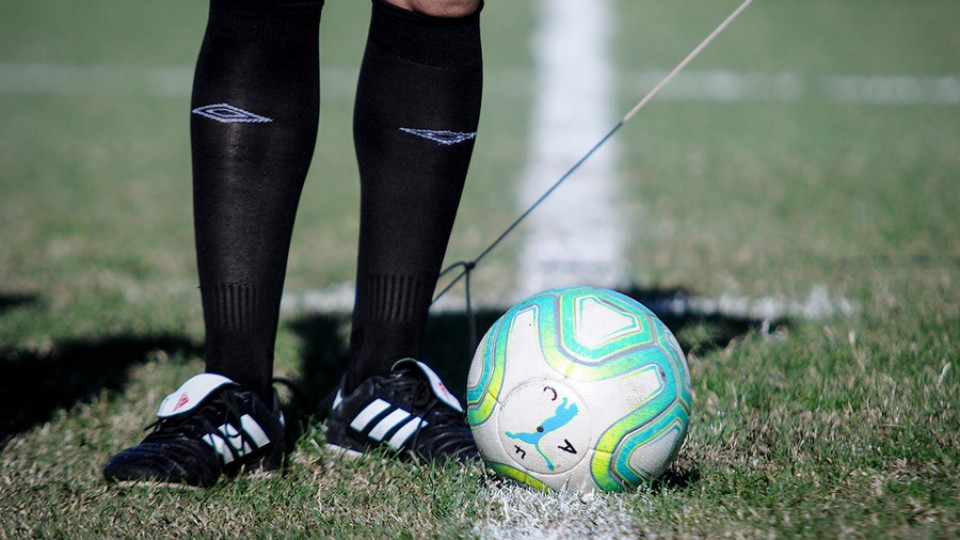 Qué cobertura hay en las canchas de fútbol ante paros cardiorrespiratorios —  Diego Muñoz — No Toquen Nada | El Espectador 810