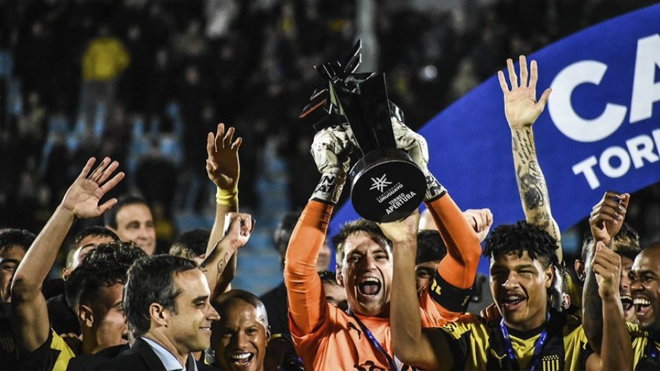 Peñarol festejó el Apertura y estiró su ventaja en la tabla —  Deportes — Primera Mañana | El Espectador 810