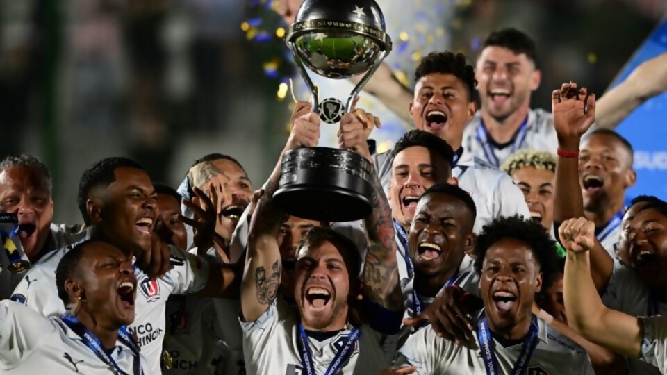 Final continental en Uruguay: como siempre perdió la felicidad —  Darwin - Columna Deportiva — No Toquen Nada | El Espectador 810