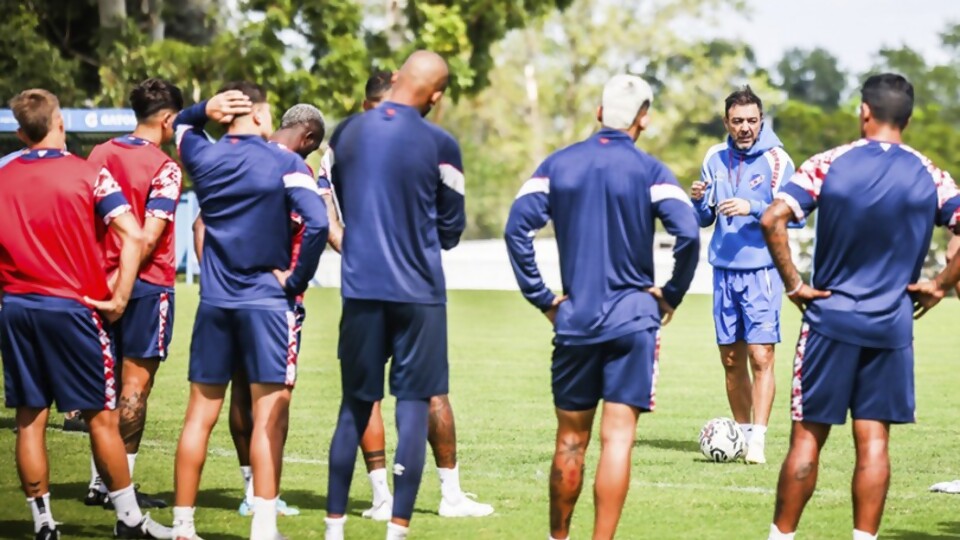 Las bajas de Nacional y el equipo que probó Recoba para jugar en la altura —  Deportes — Primera Mañana | El Espectador 810