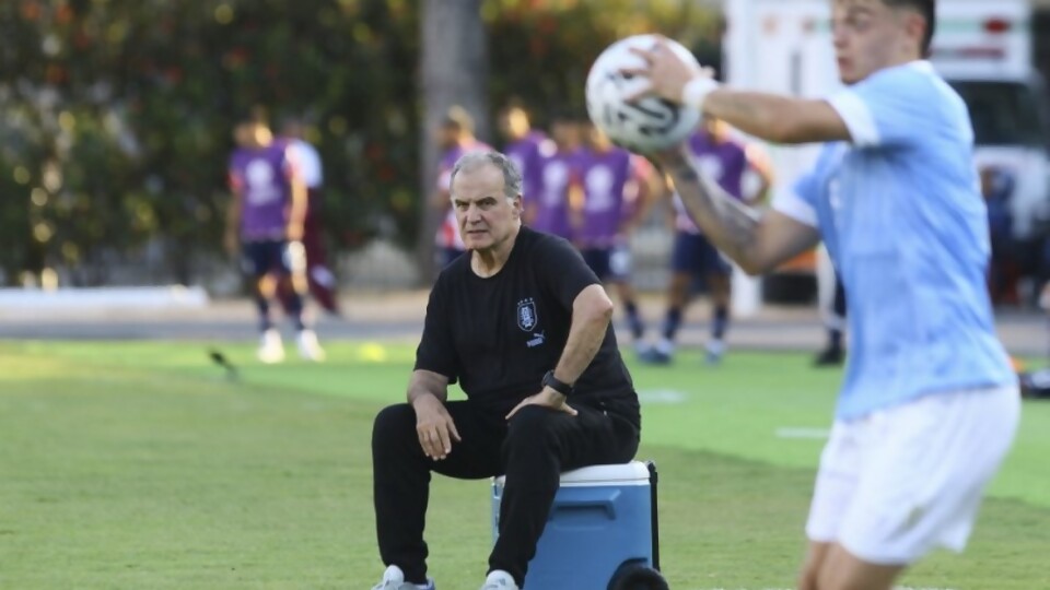 Una murga para Bielsa: despedir sin despedir —  Darwin - Columna Deportiva — No Toquen Nada | El Espectador 810