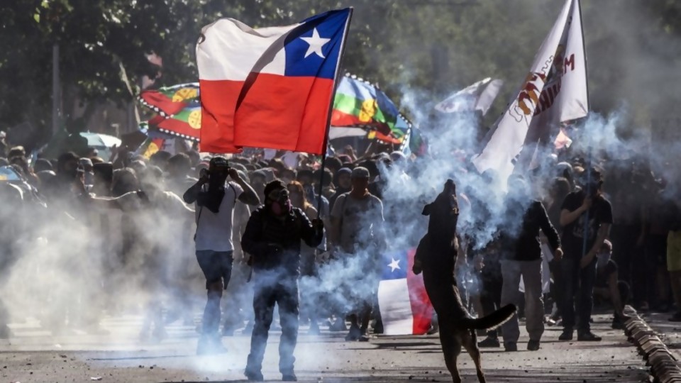 Chile y la “nueva normalidad” después de 15 días de crisis —  Colaboradores del Exterior — No Toquen Nada | El Espectador 810