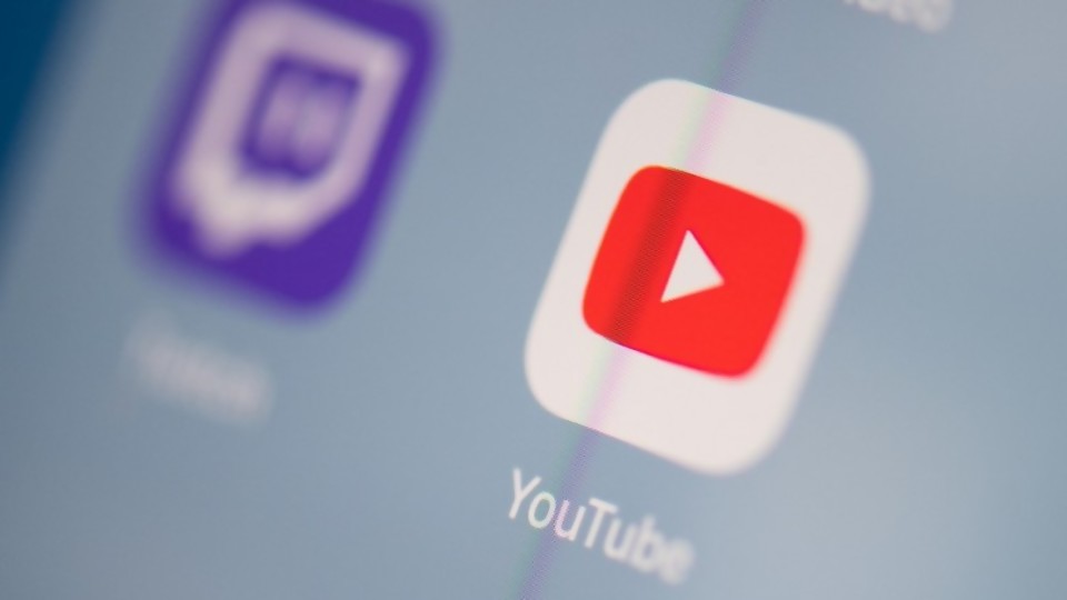 El miedo de YouTube a los youtubers en un minuto —  MinutoNTN — No Toquen Nada | El Espectador 810