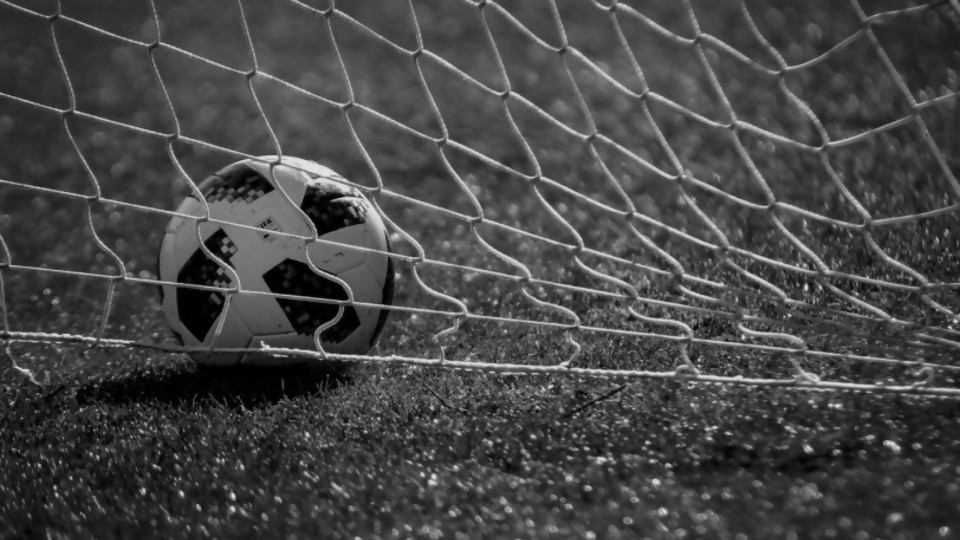 Golpes en la cabeza y oscurantismo: la salud en el fútbol y lo poco que se habla —  Audios — Geografías inestables | El Espectador 810
