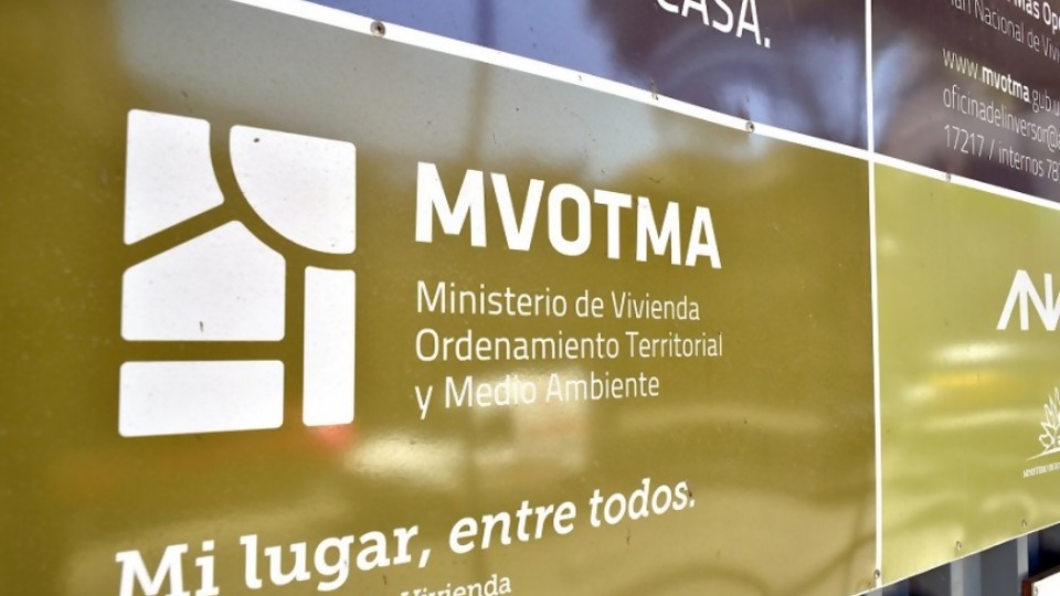 Ministra de vivienda y transición: estamos a la orden, pero “no tienen directores” —  Informes — No Toquen Nada | El Espectador 810