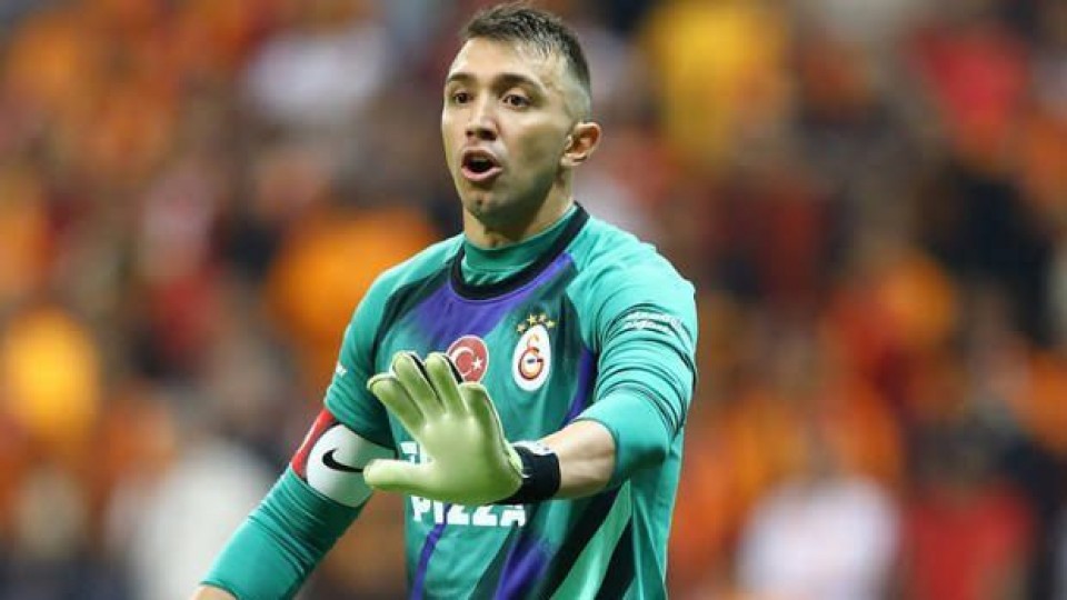 Muslera y Falcao encabezan movimiento para suspender la liga turca —  Deportes — Primera Mañana | El Espectador 810