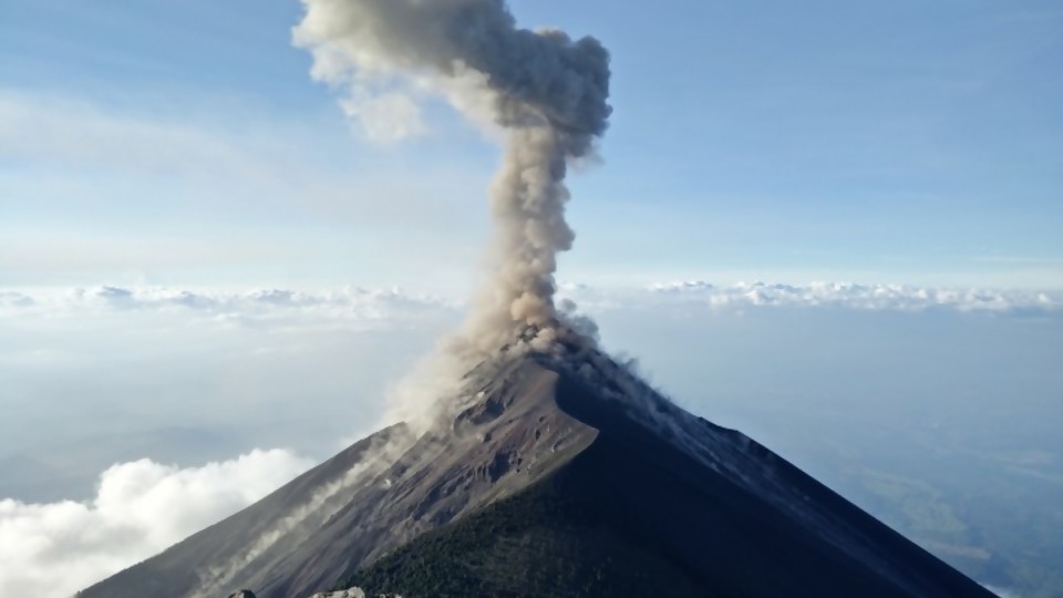 Un volcán en erupción —  El mostrador — Bien Igual | El Espectador 810