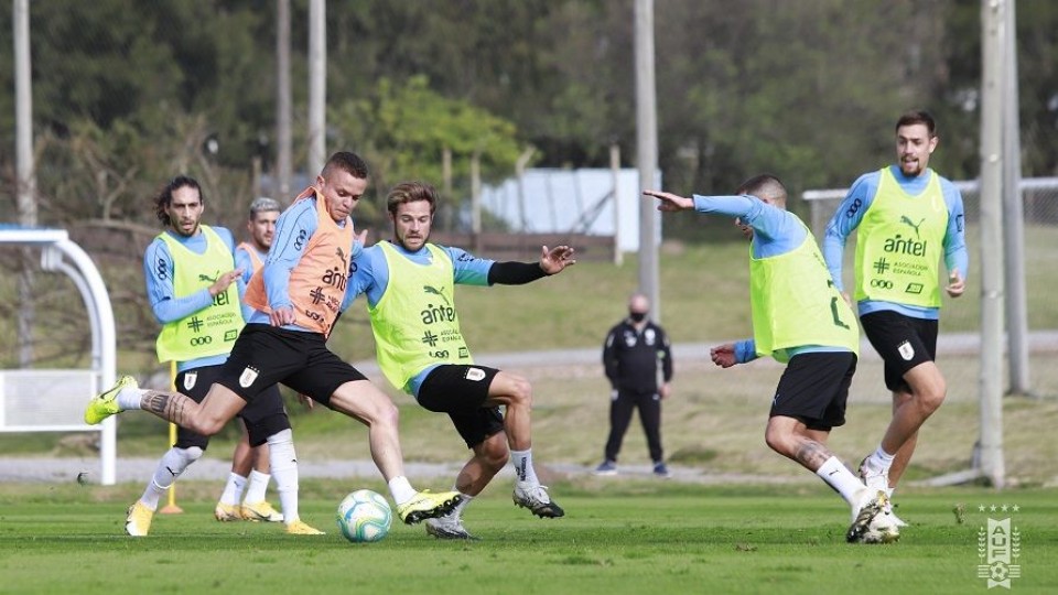 Uruguay define el equipo para debutar por las Eliminatorias —  Deportes — Primera Mañana | El Espectador 810