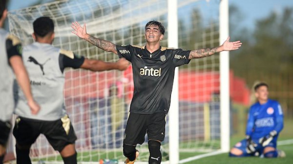 Torres rescató a Peñarol y le dio la victoria —  Deportes — Primera Mañana | El Espectador 810