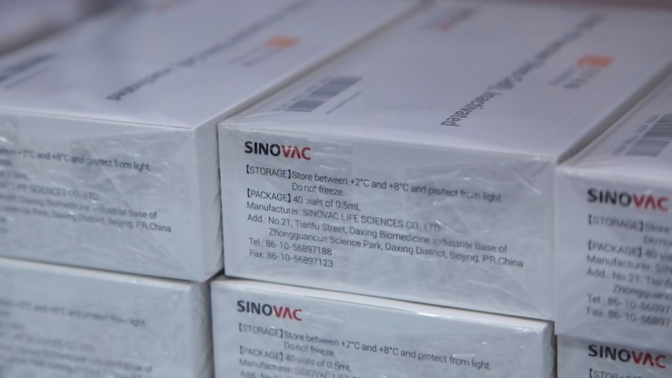 La llegada de las primeras dosis de Sinovac y por qué la “vacunación VIP” fue tendencia —  La Semana en Cinco Minutos — Abran Cancha | El Espectador 810