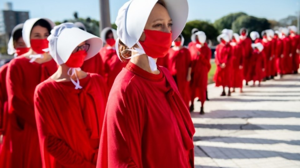 Feminismos y cristianismos —  Nicolás Iglesias — No Toquen Nada | El Espectador 810