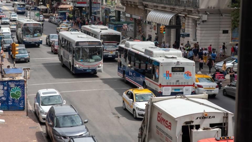 Intendencia de Montevideo aumenta circulación de ómnibus en la ciudad —  Qué tiene la tarde — Más Temprano Que Tarde | El Espectador 810